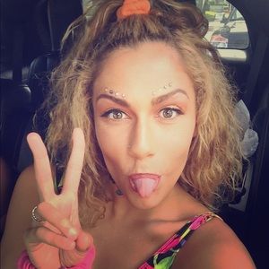 Meet your Posher, Kayla